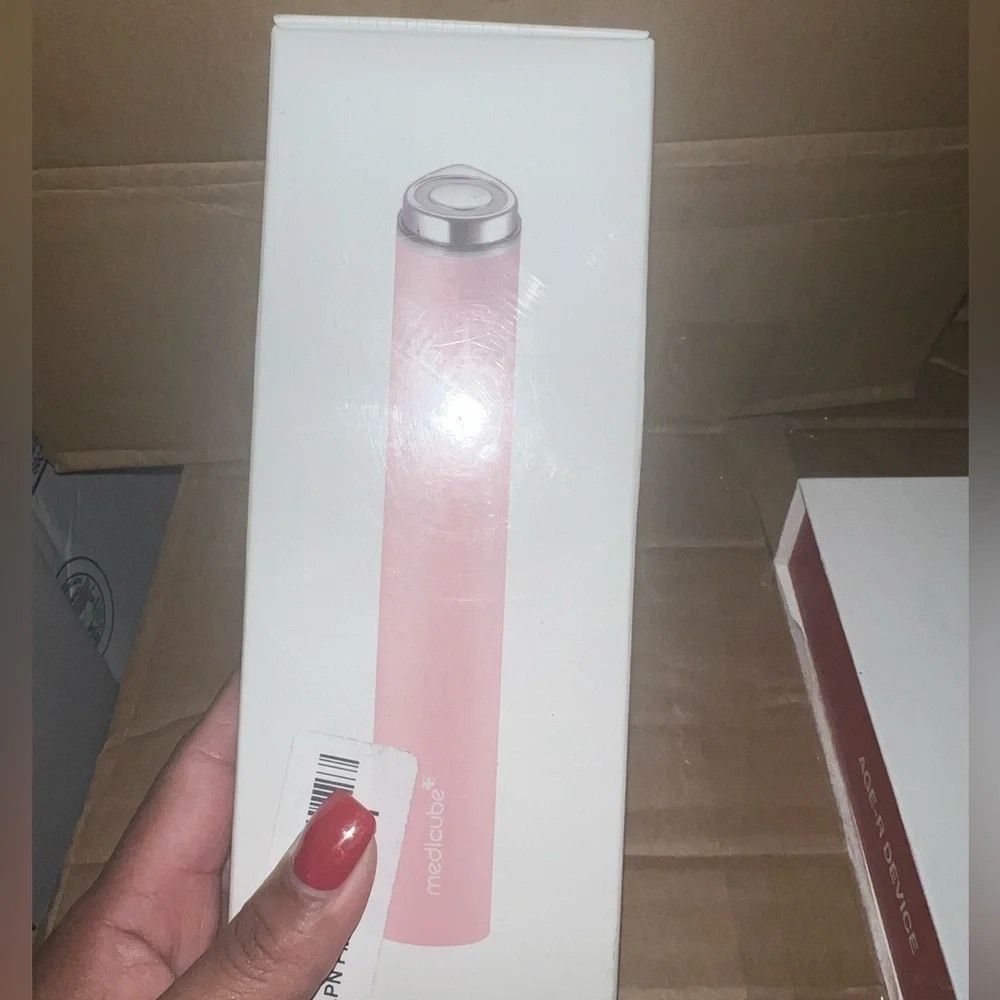 NIB sealed Medicube MiniBooster Pro,PortableGlow GlassSkin,KoreanSkinCare ORG$90 - Picture 2 of 7